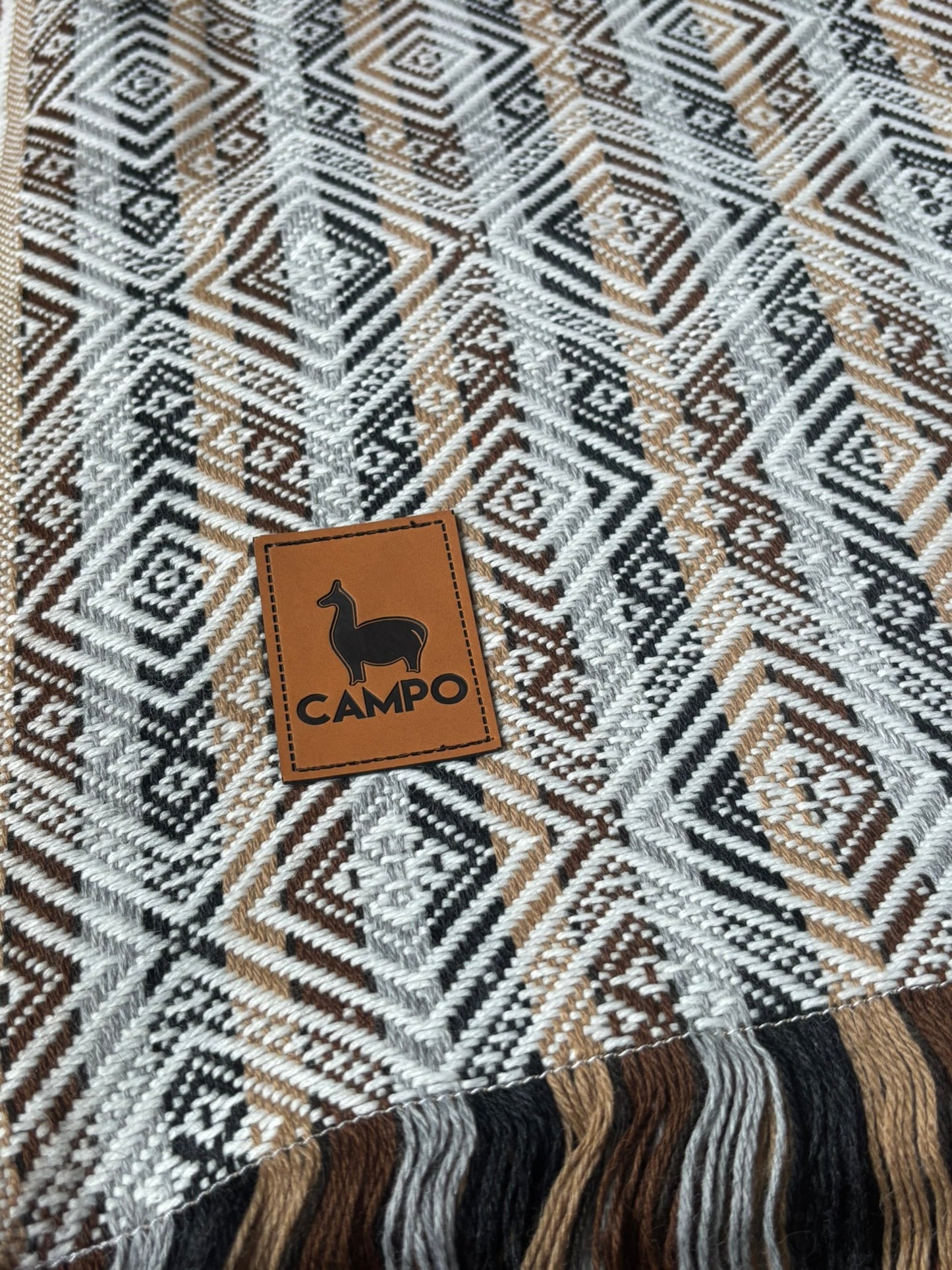 Clsoe-up White Natural woven blanket