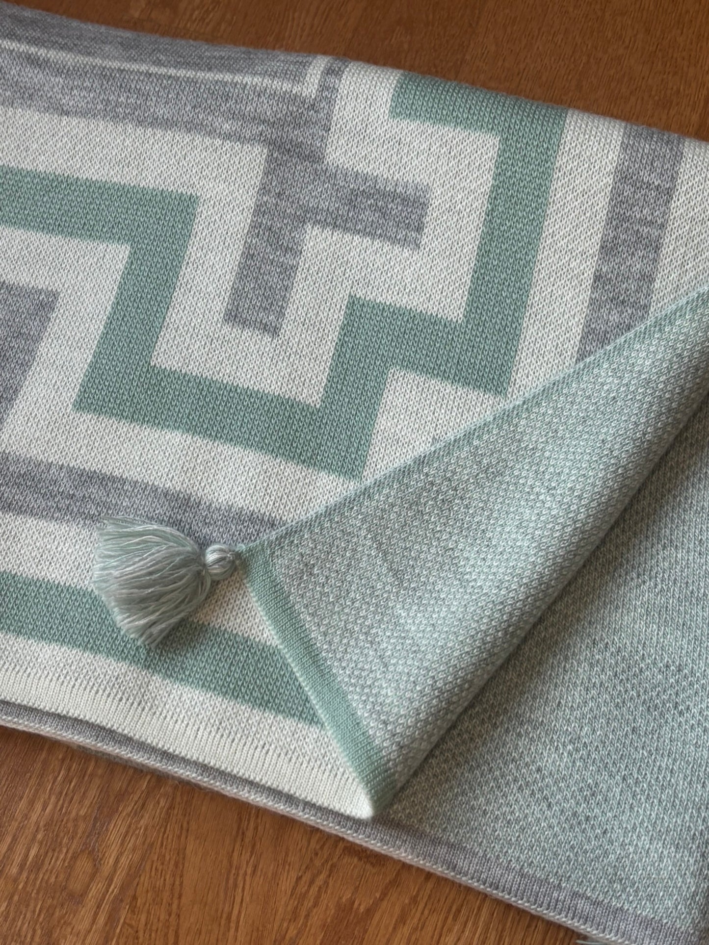 Shawl 100% Super fine Alpaca