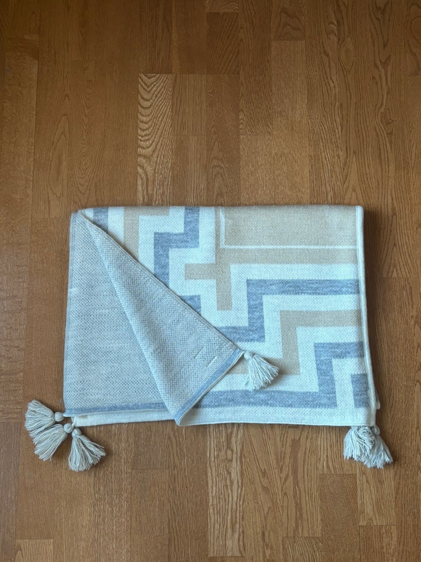 Shawl 100% Super fine Alpaca
