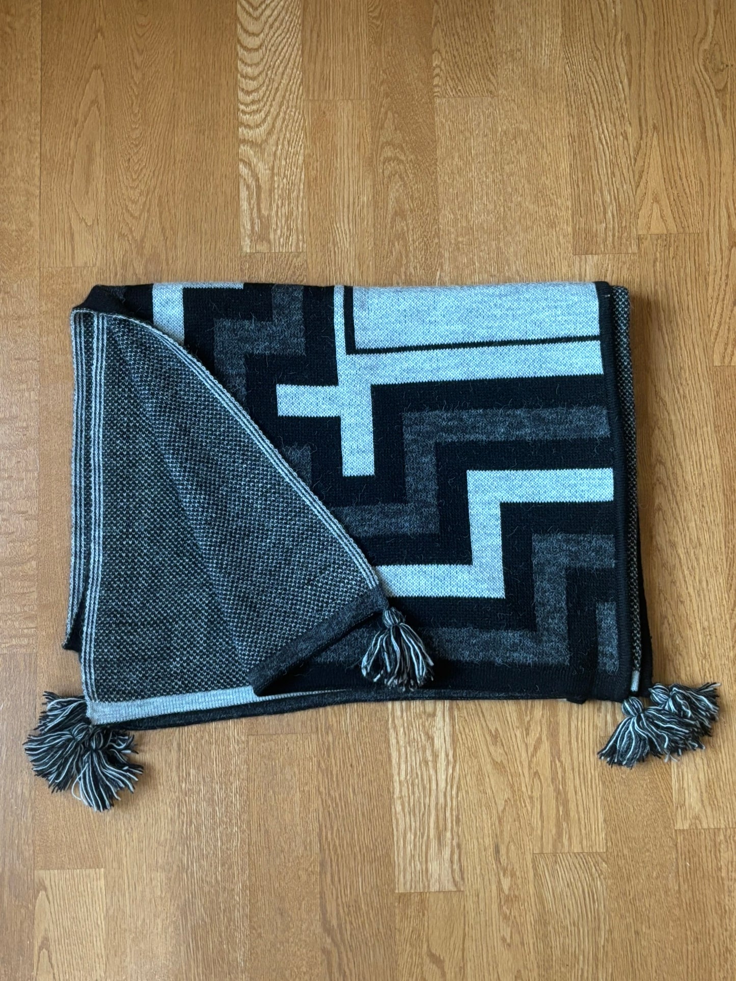 Shawl 100% Super fine Alpaca